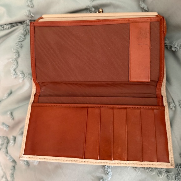 Vintage Dooney & Bourke Essex Wallet - Picture 6 of 6